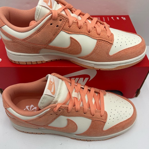 NIKE WMNS DUNK LOW SOFT PEARL/APRICOT AGATE-WHITE
 Athletic Sneakers - Picture 4 of 16